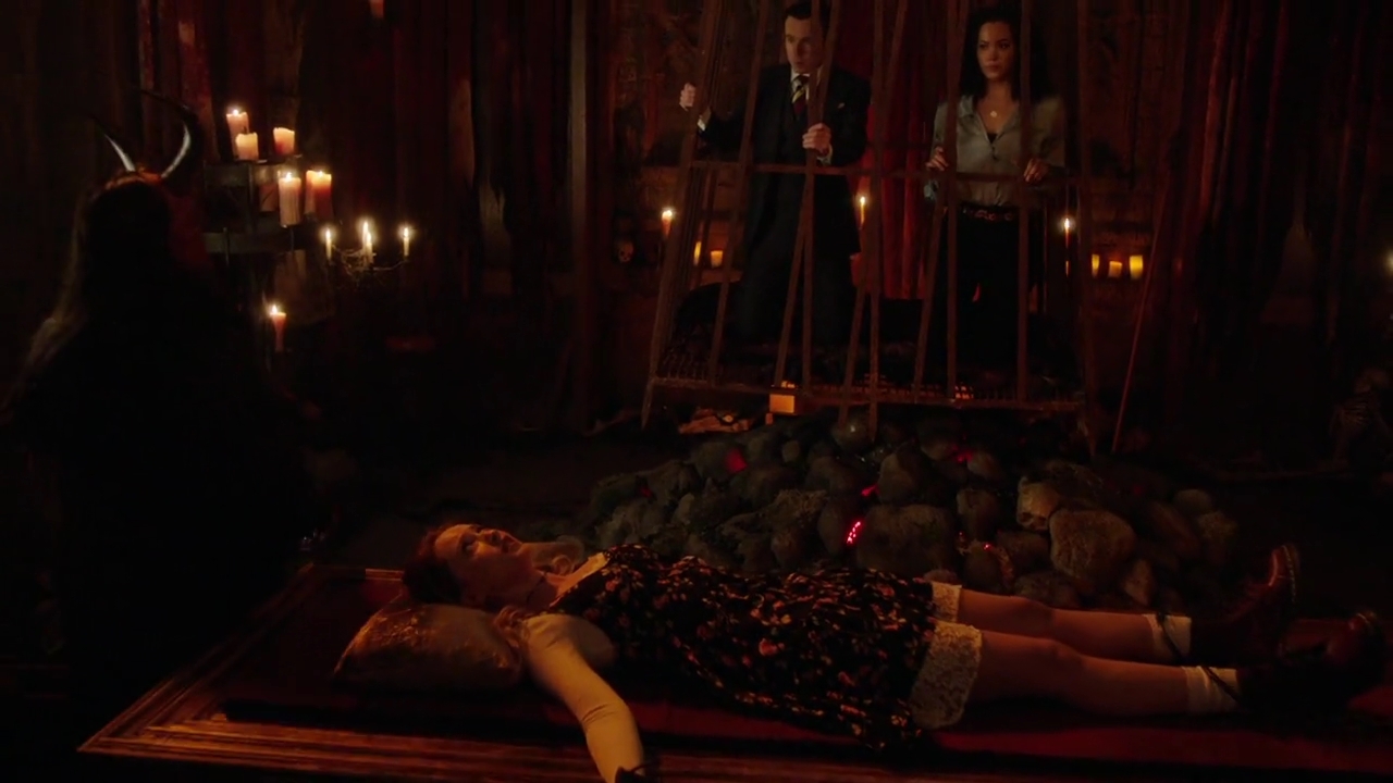Charmed-Online-dot-nl_Charmed-1x14TouchedByADemon01660.jpg