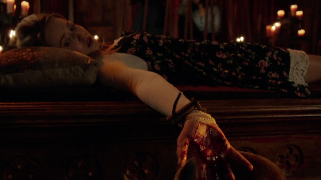 Charmed-Online-dot-nl_Charmed-1x14TouchedByADemon01765.jpg
