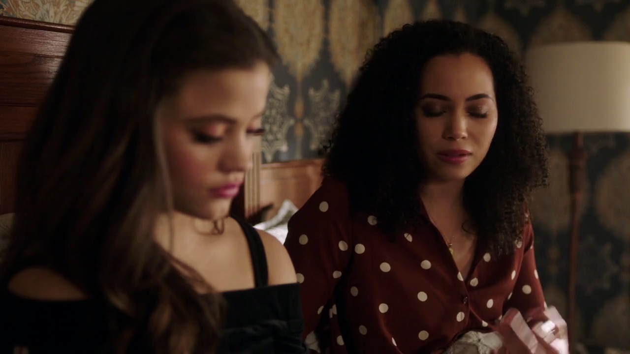 Charmed-Online-dot-nl_Charmed-1x14TouchedByADemon02102.jpg