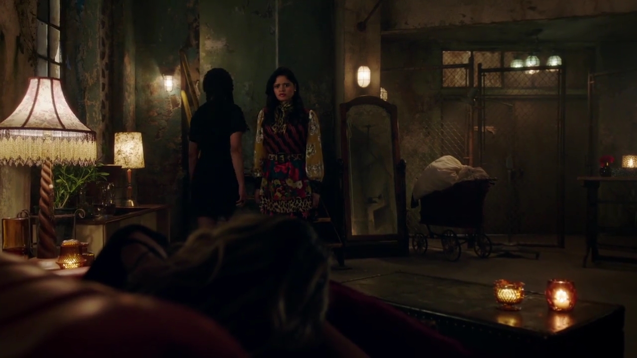Charmed-Online-dot-nl_Charmed-1x15SwitchesAndStones01549.jpg