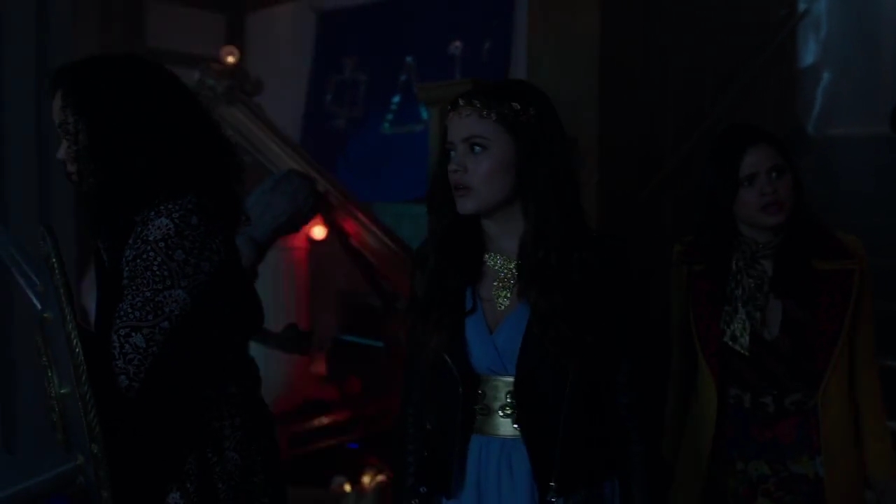 Charmed-Online-dot-nl_Charmed-1x15SwitchesAndStones01890.jpg