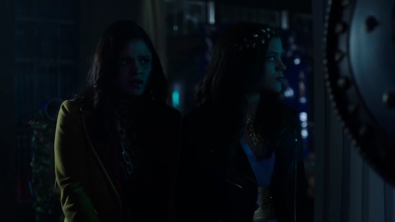 Charmed-Online-dot-nl_Charmed-1x15SwitchesAndStones01926.jpg
