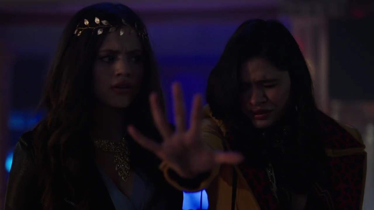 Charmed-Online-dot-nl_Charmed-1x15SwitchesAndStones01964.jpg