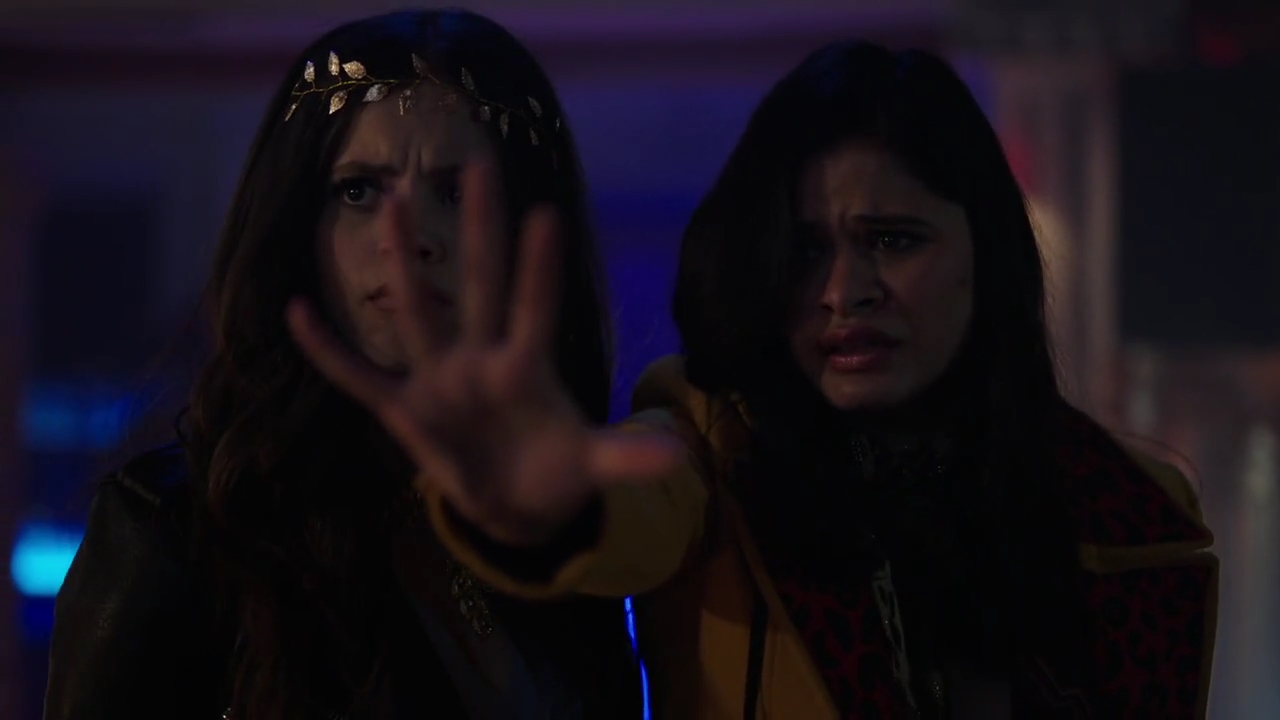 Charmed-Online-dot-nl_Charmed-1x15SwitchesAndStones01972.jpg