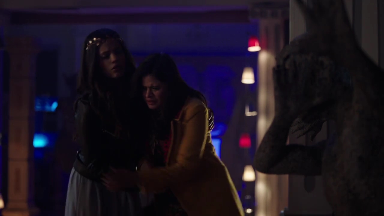 Charmed-Online-dot-nl_Charmed-1x15SwitchesAndStones01974.jpg