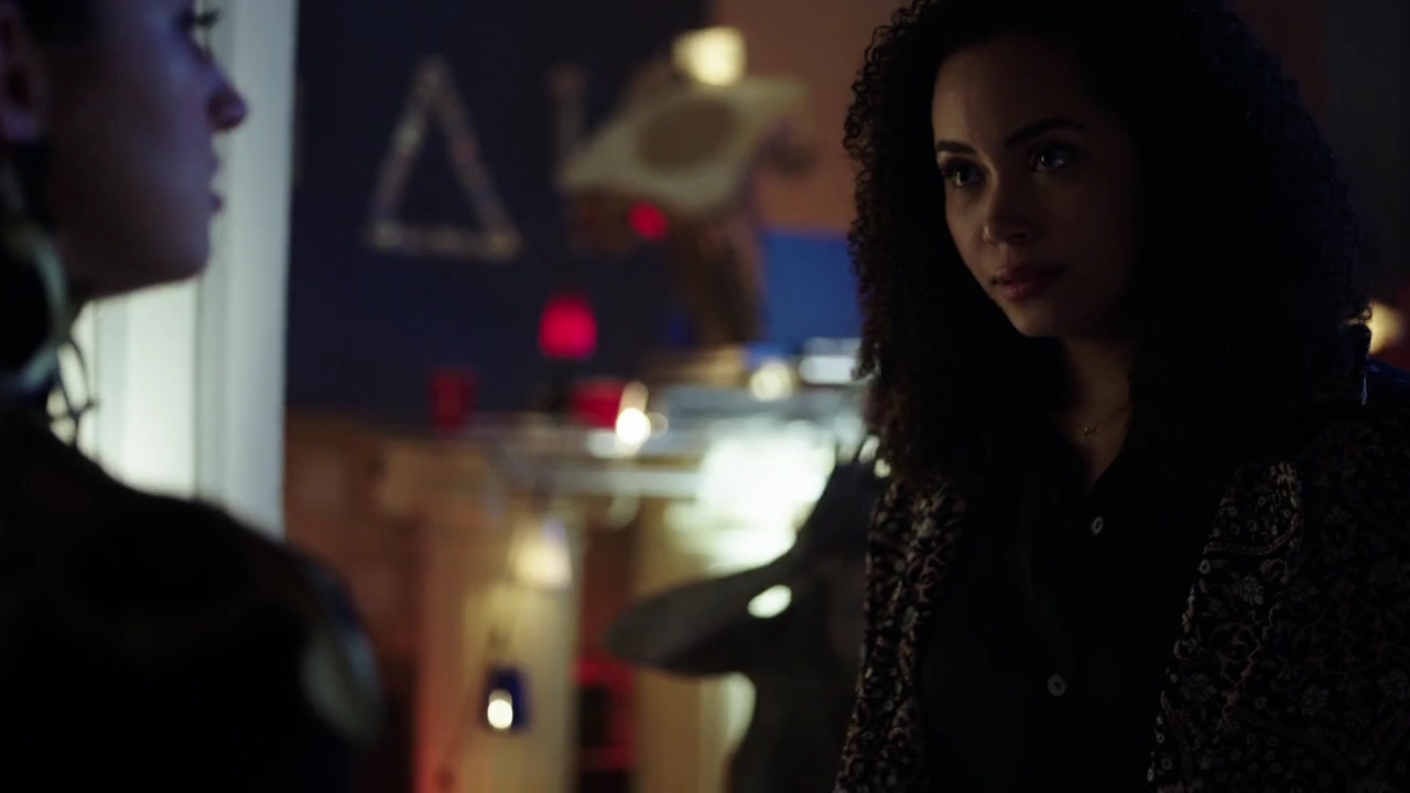 Charmed-Online-dot-nl_Charmed-1x15SwitchesAndStones01988.jpg
