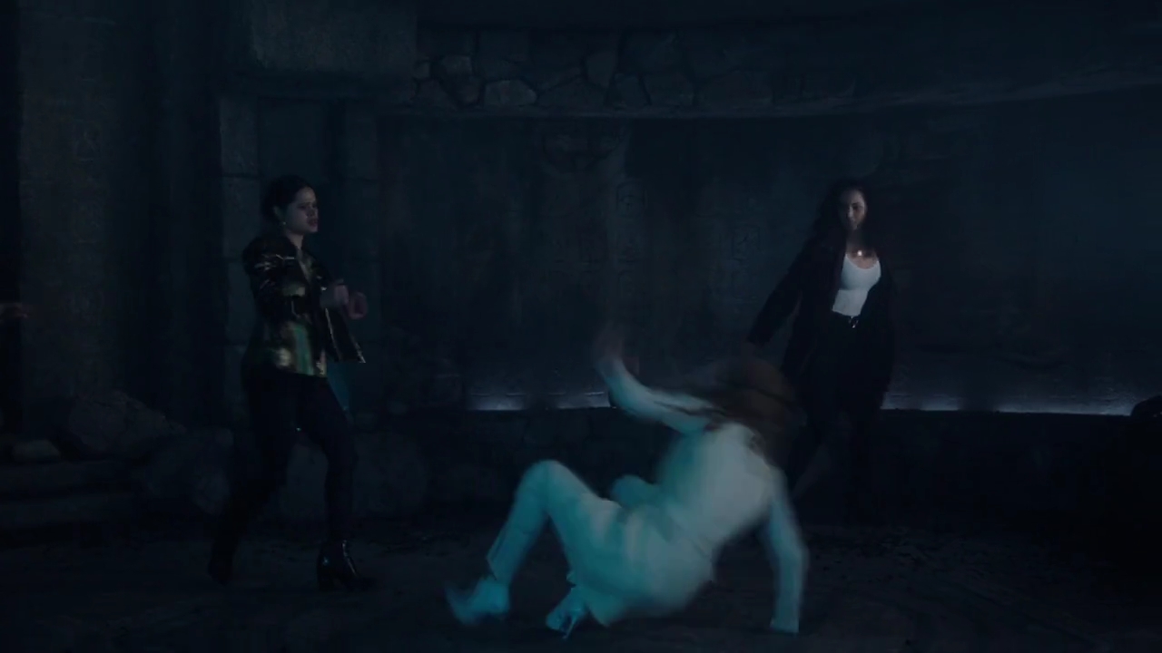 Charmed-Online-dot-nl_Charmed-1x16MementoMori01737.jpg
