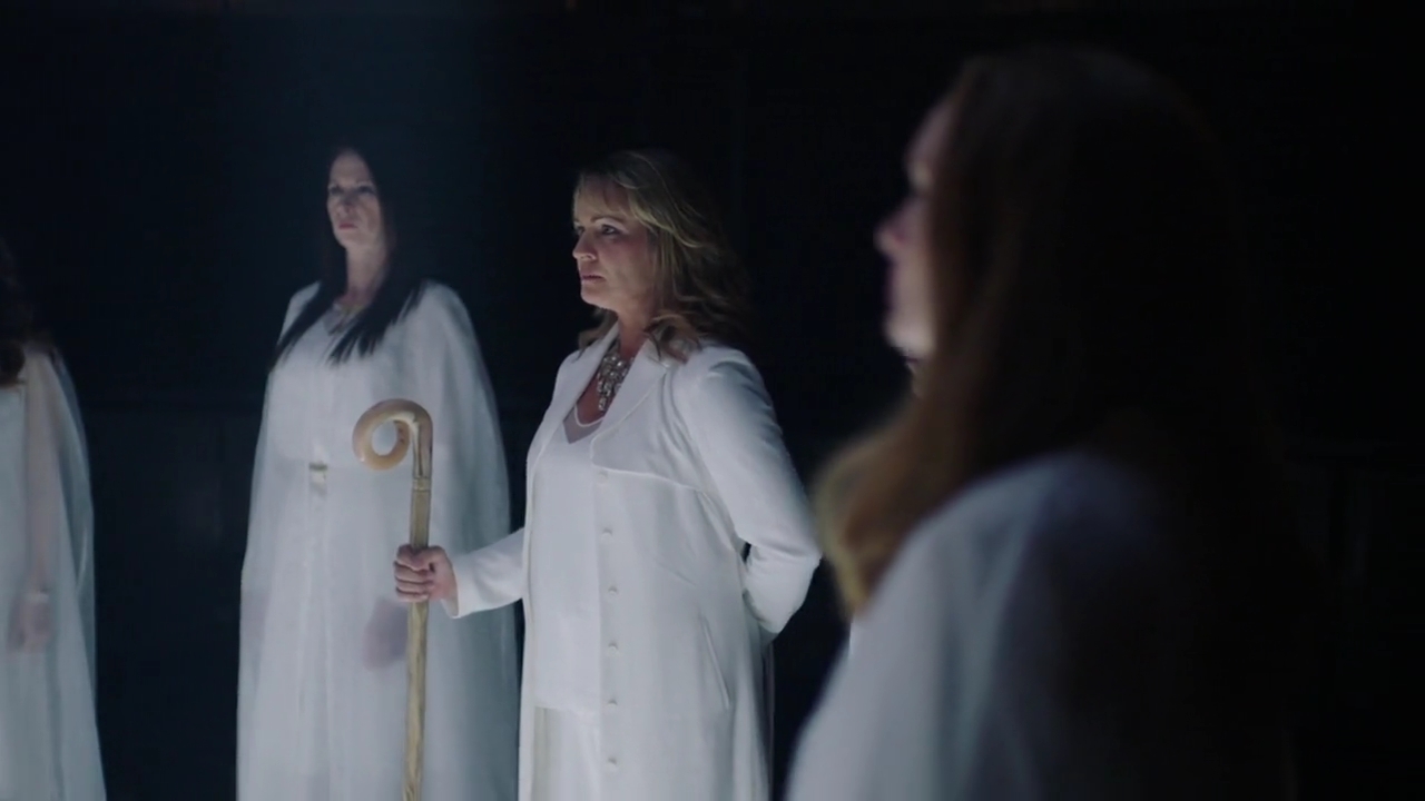 Charmed-Online-dot-nl_Charmed-1x17Surrender00095.jpg