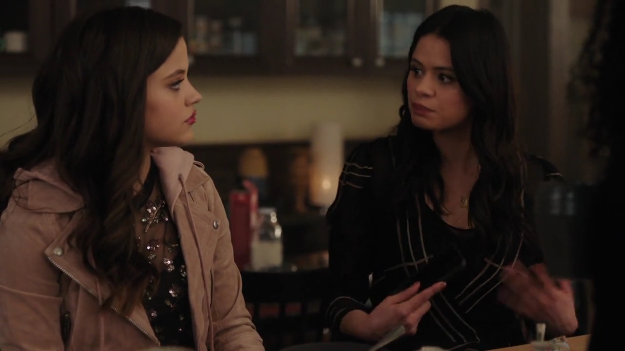Charmed-Online-dot-nl_Charmed-1x17Surrender00245.jpg