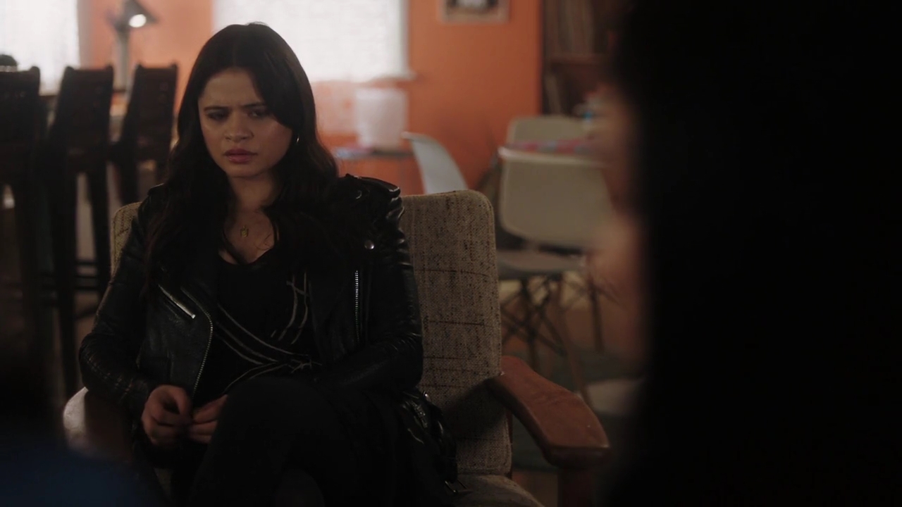 Charmed-Online-dot-nl_Charmed-1x17Surrender00321.jpg