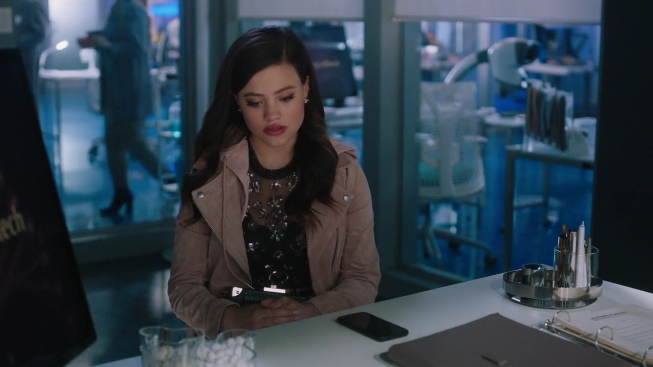 Charmed-Online-dot-nl_Charmed-1x17Surrender00523.jpg