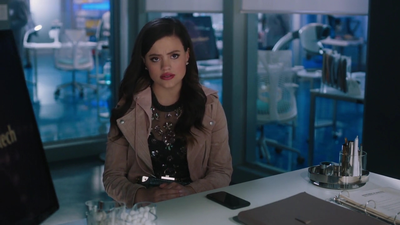 Charmed-Online-dot-nl_Charmed-1x17Surrender00525.jpg