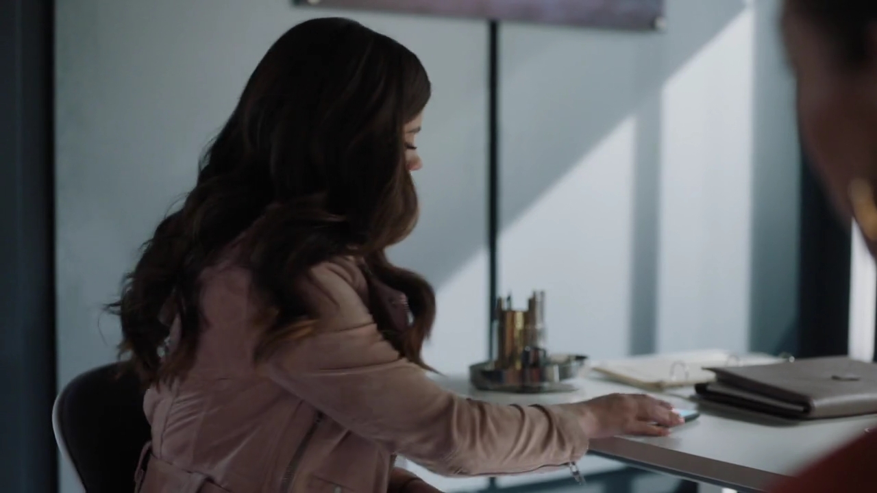 Charmed-Online-dot-nl_Charmed-1x17Surrender00582.jpg