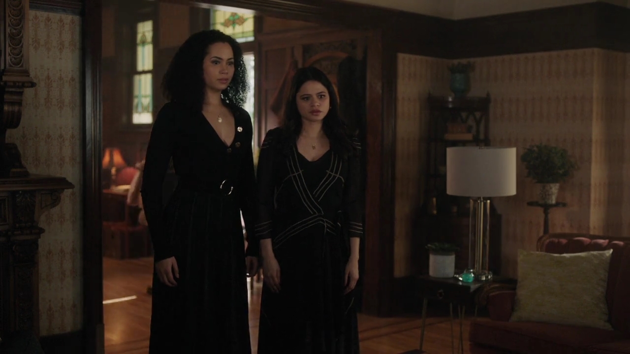 Charmed-Online-dot-nl_Charmed-1x17Surrender00590.jpg