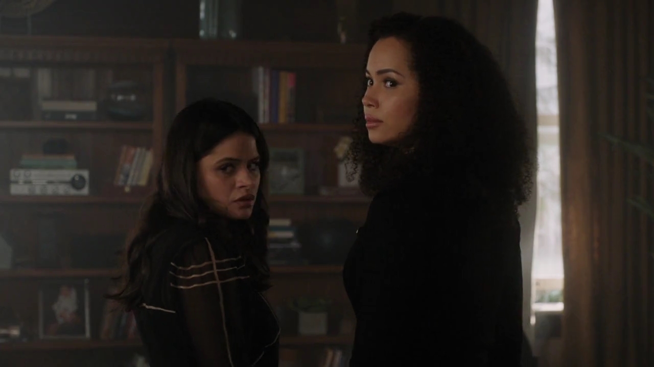 Charmed-Online-dot-nl_Charmed-1x17Surrender00592.jpg