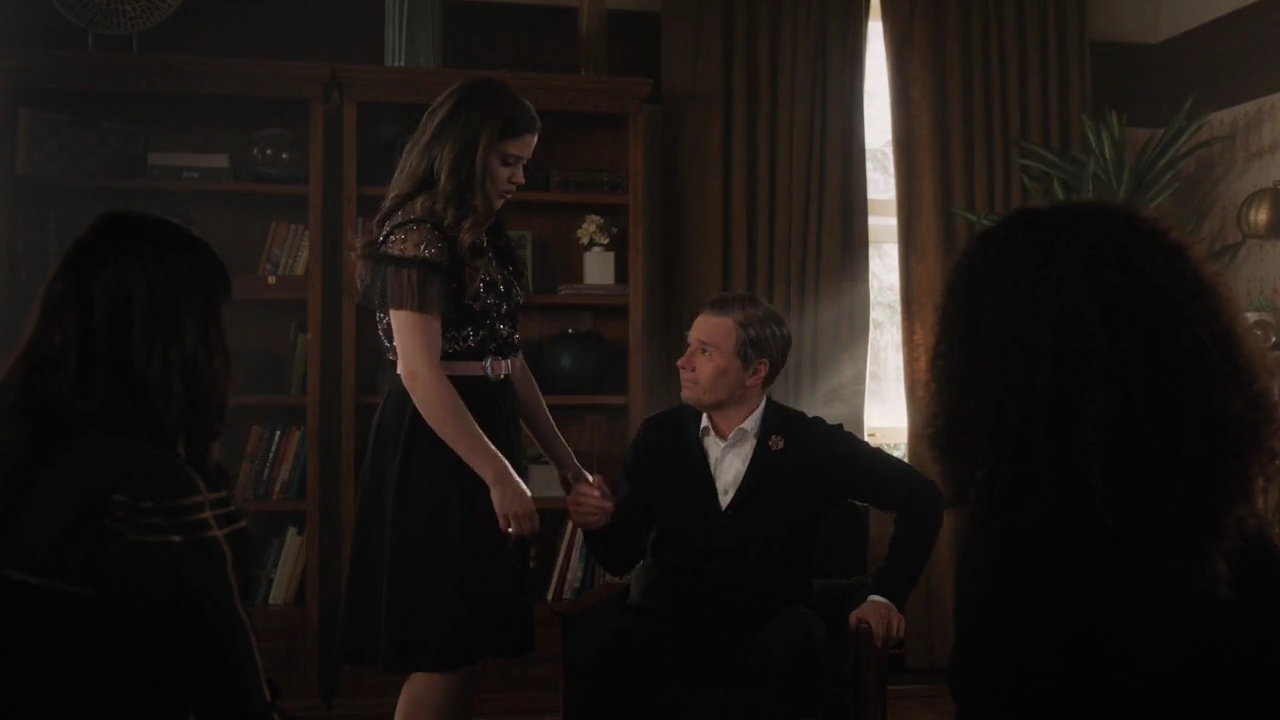 Charmed-Online-dot-nl_Charmed-1x17Surrender00715.jpg