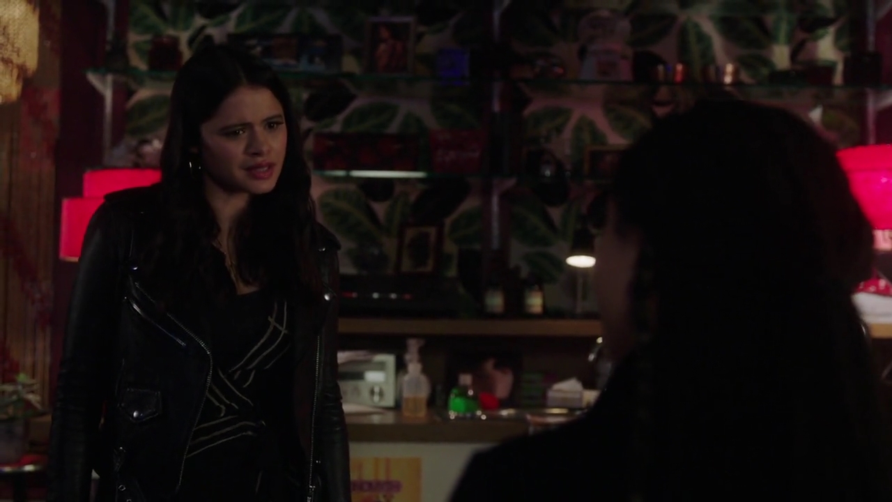 Charmed-Online-dot-nl_Charmed-1x17Surrender00802.jpg