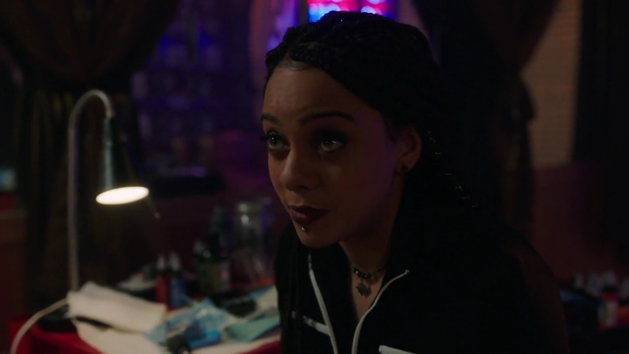 Charmed-Online-dot-nl_Charmed-1x17Surrender00808.jpg