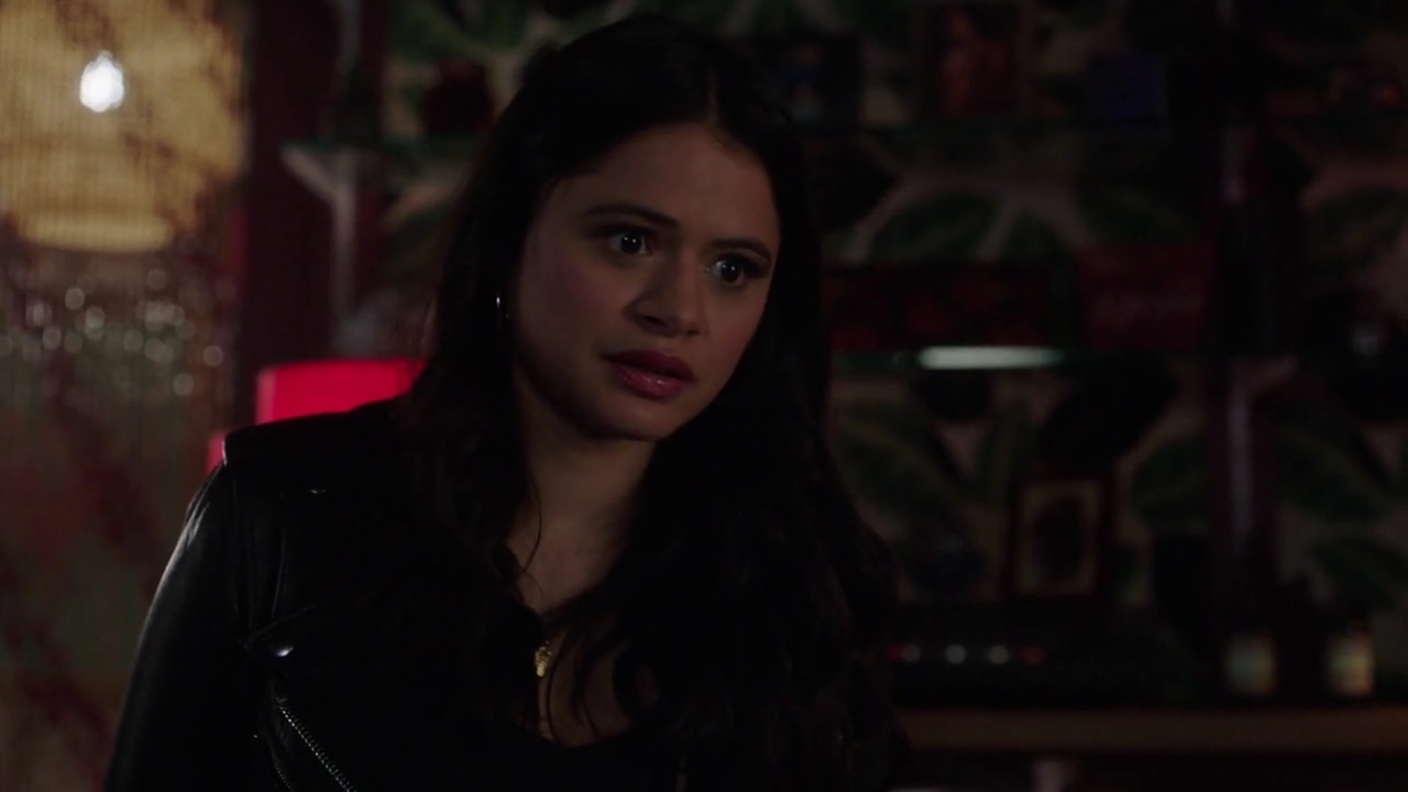 Charmed-Online-dot-nl_Charmed-1x17Surrender00814.jpg