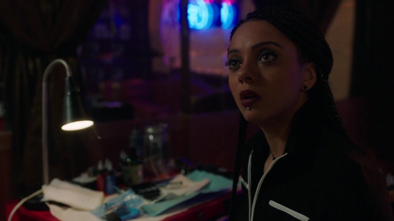 Charmed-Online-dot-nl_Charmed-1x17Surrender00817.jpg