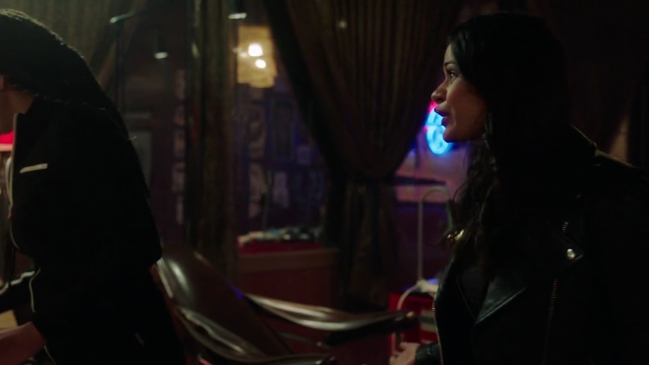 Charmed-Online-dot-nl_Charmed-1x17Surrender00839.jpg