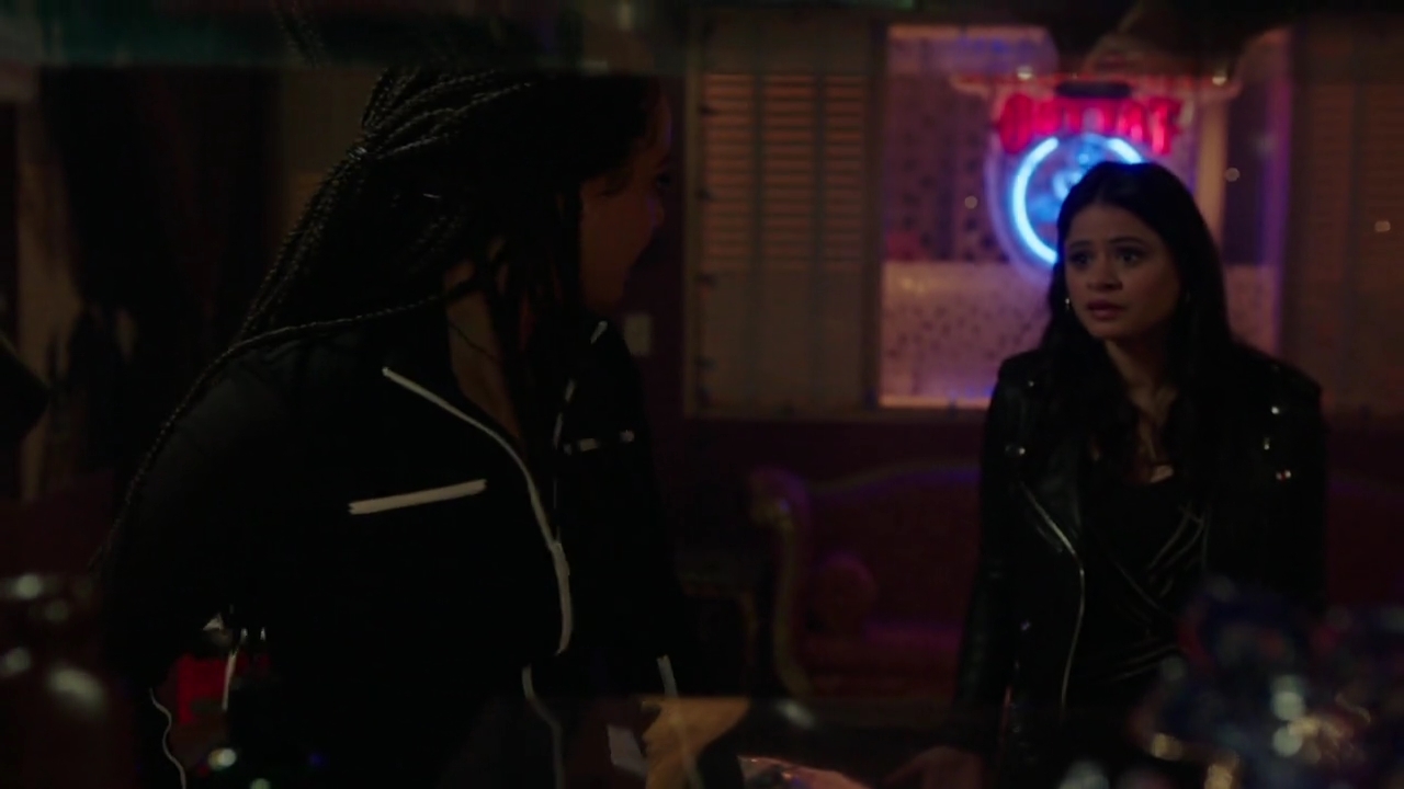 Charmed-Online-dot-nl_Charmed-1x17Surrender00842.jpg
