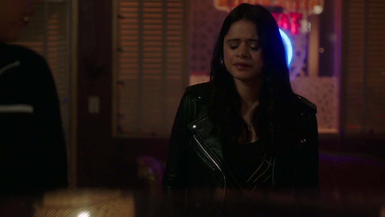 Charmed-Online-dot-nl_Charmed-1x17Surrender00850.jpg