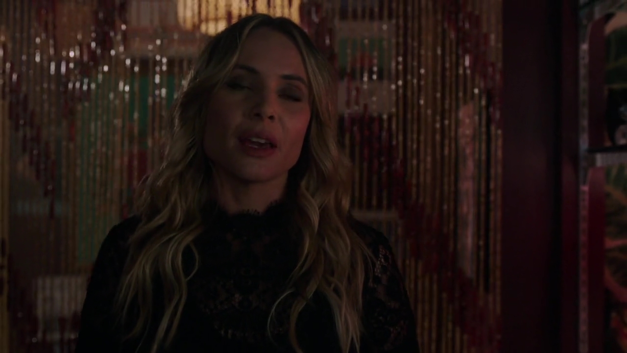 Charmed-Online-dot-nl_Charmed-1x17Surrender00893.jpg