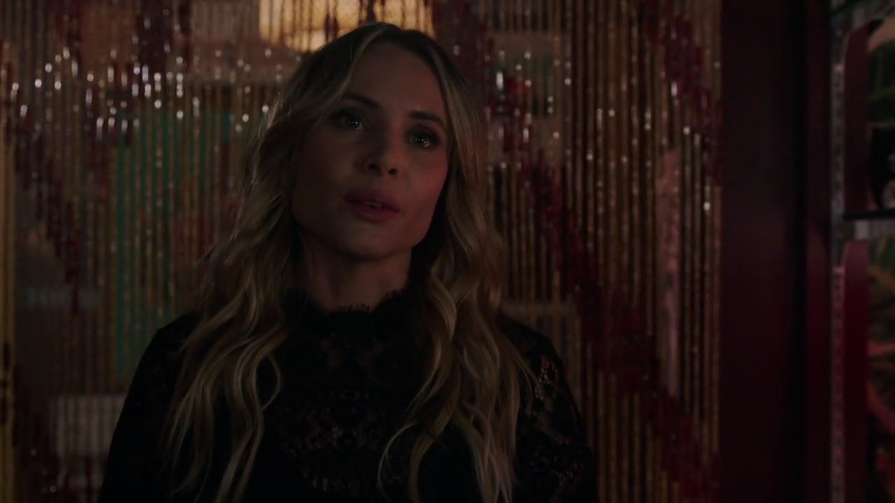 Charmed-Online-dot-nl_Charmed-1x17Surrender00894.jpg