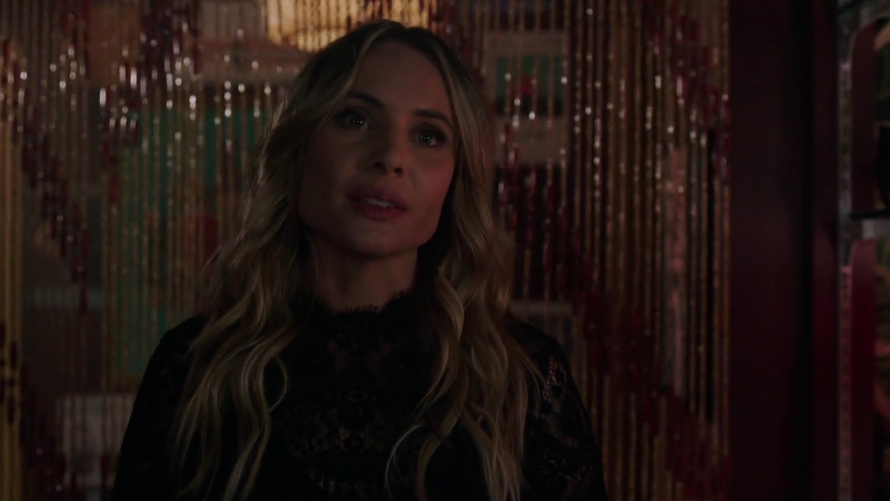 Charmed-Online-dot-nl_Charmed-1x17Surrender00895.jpg
