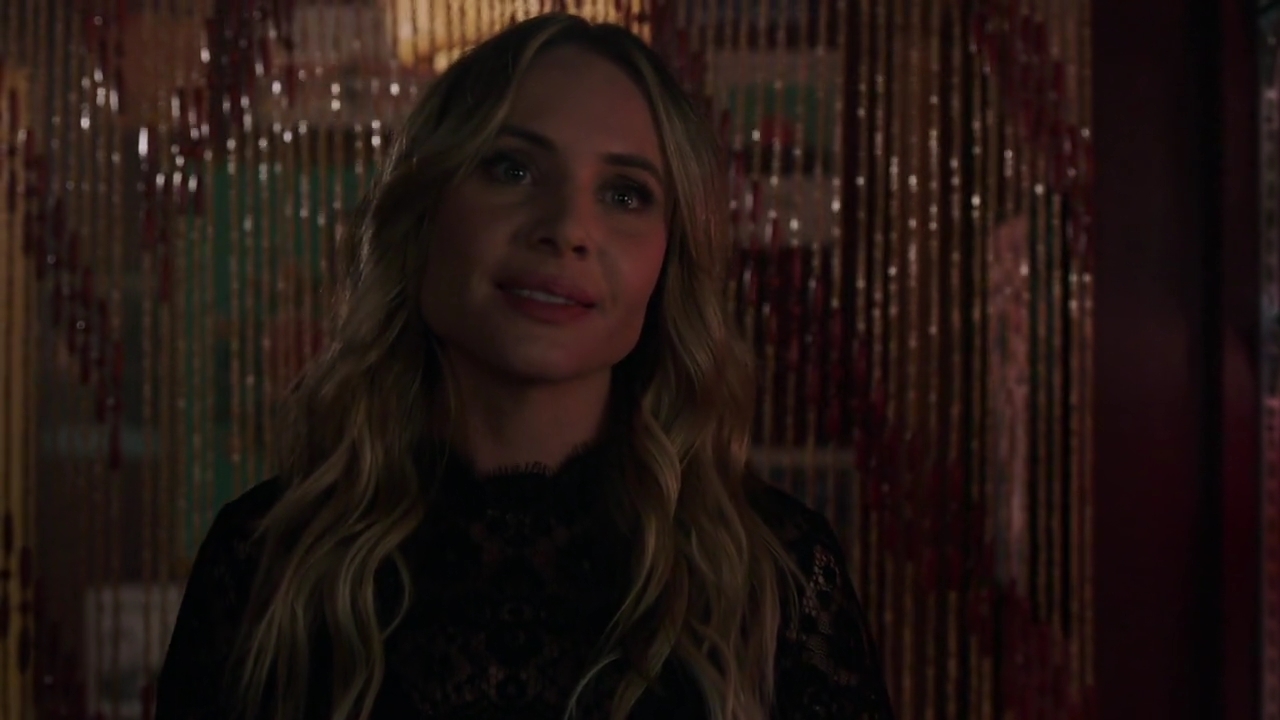 Charmed-Online-dot-nl_Charmed-1x17Surrender00897.jpg