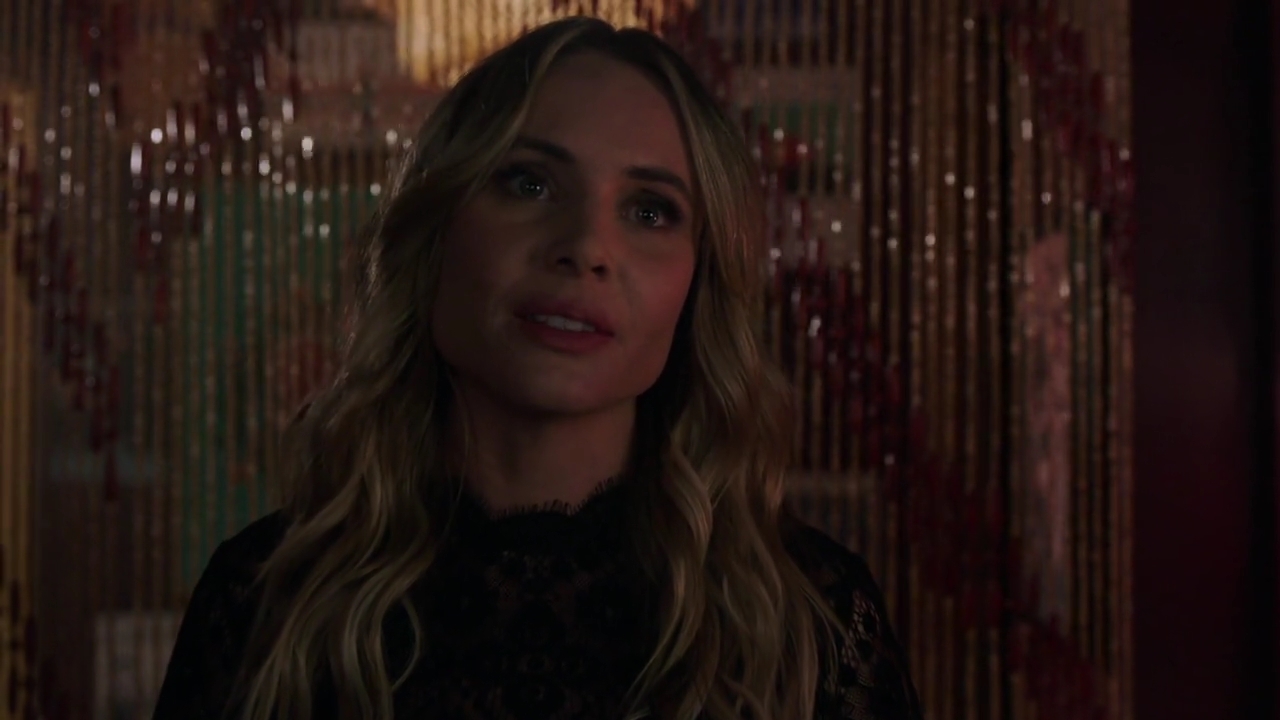 Charmed-Online-dot-nl_Charmed-1x17Surrender00899.jpg