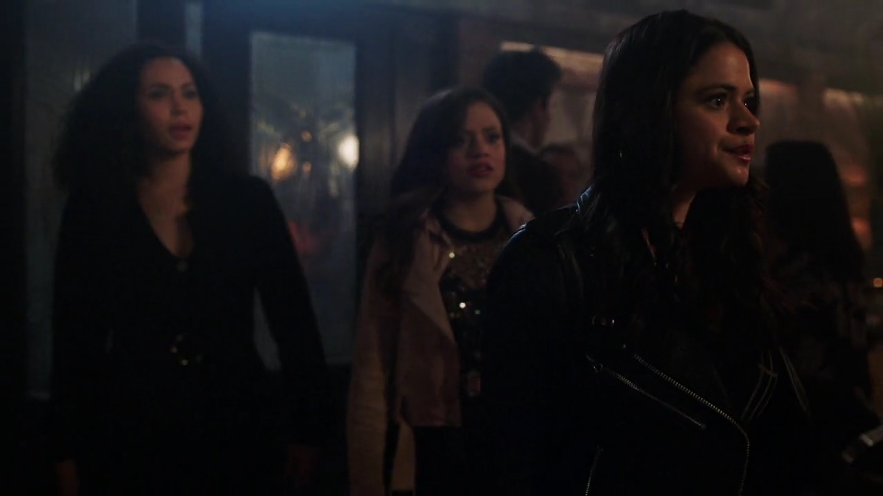 Charmed-Online-dot-nl_Charmed-1x17Surrender00908.jpg