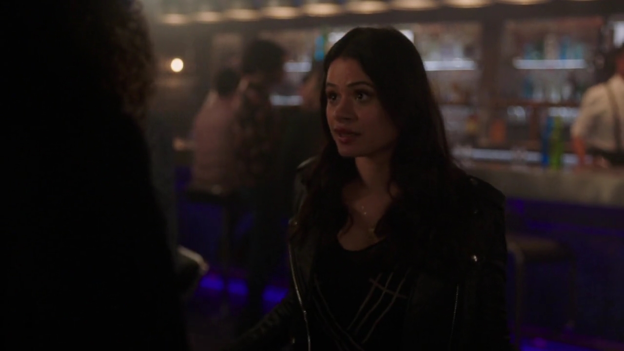 Charmed-Online-dot-nl_Charmed-1x17Surrender00917.jpg