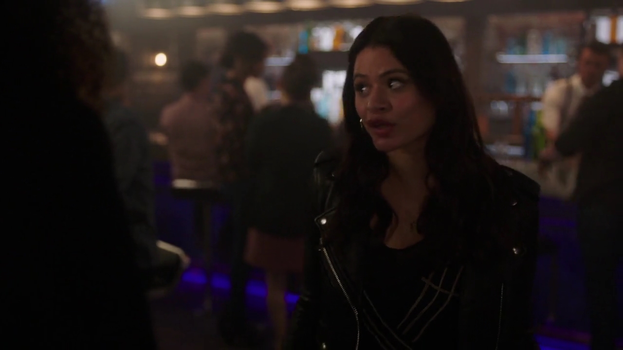 Charmed-Online-dot-nl_Charmed-1x17Surrender00929.jpg