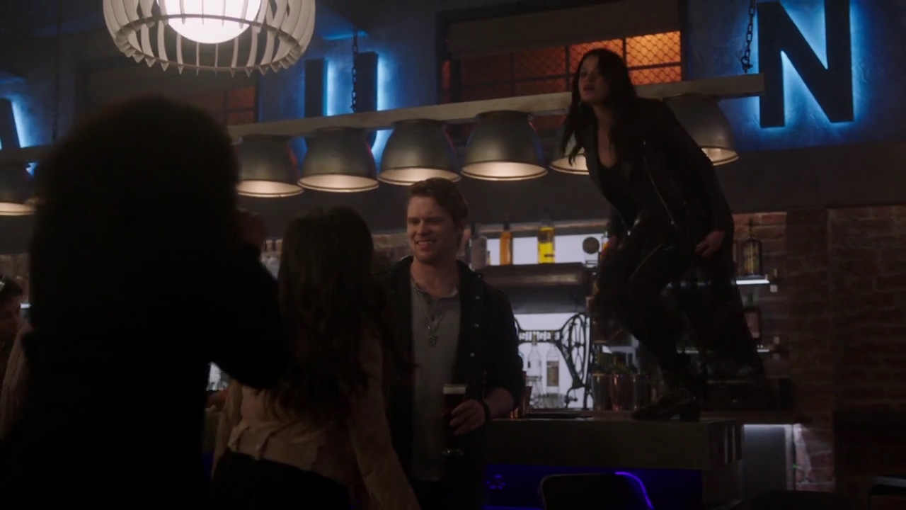 Charmed-Online-dot-nl_Charmed-1x17Surrender00952.jpg
