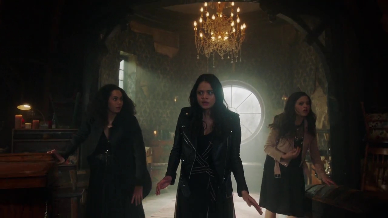 Charmed-Online-dot-nl_Charmed-1x17Surrender01022.jpg