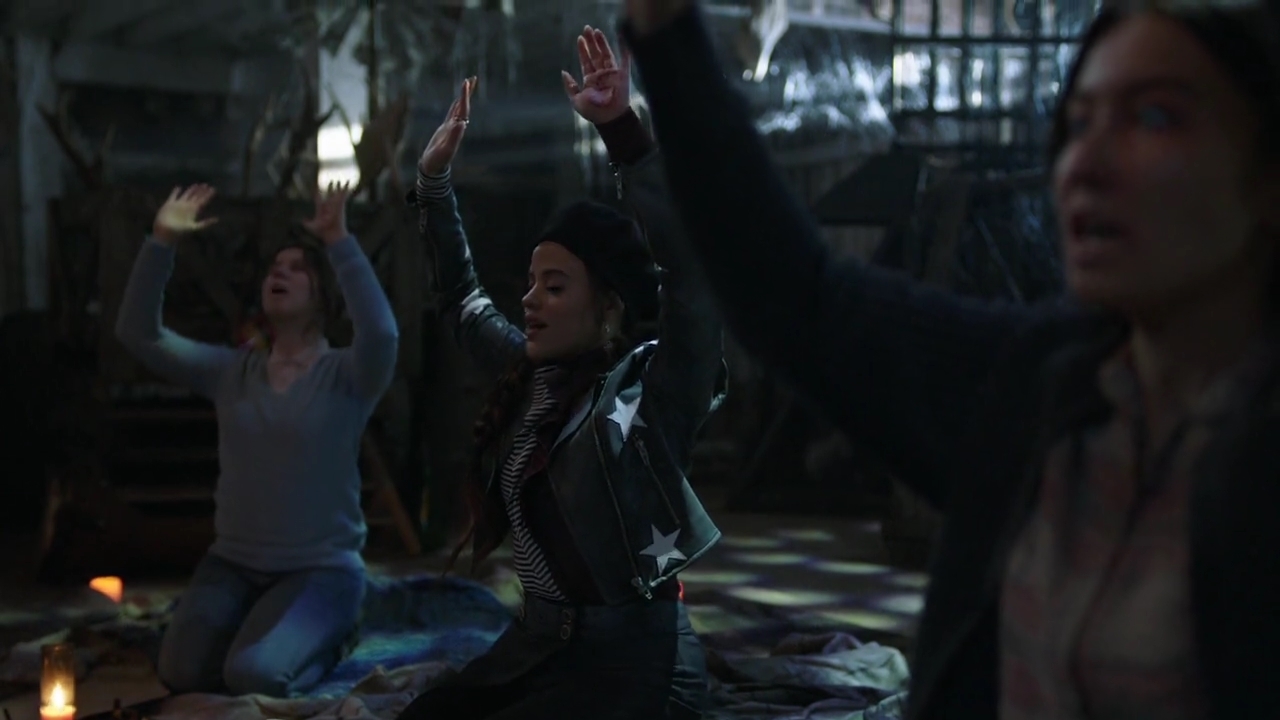 Charmed-Online-dot-nl_Charmed-1x17Surrender01561.jpg