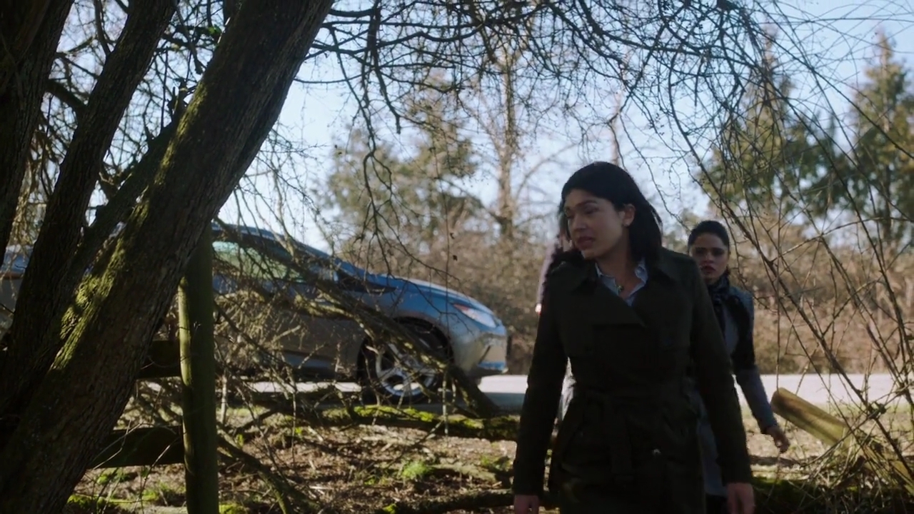 Charmed-Online-dot-nl_Charmed-1x17Surrender01649.jpg