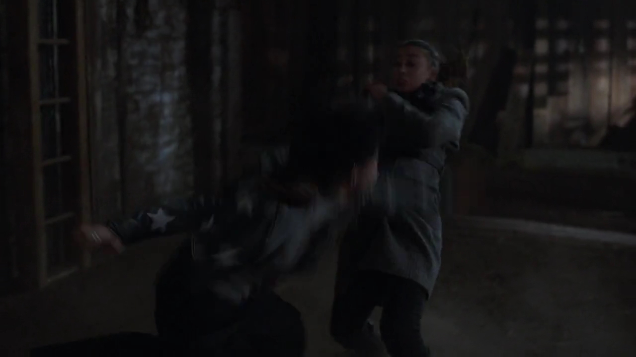 Charmed-Online-dot-nl_Charmed-1x17Surrender01880.jpg