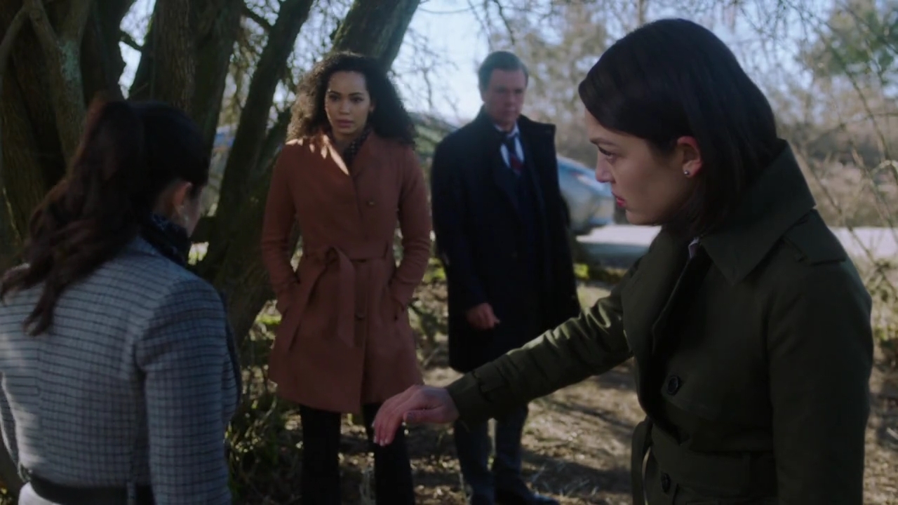Charmed-Online-dot-nl_Charmed-1x17Surrender02007.jpg