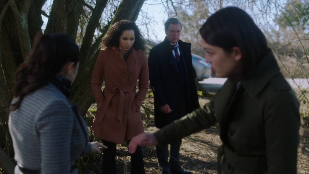 Charmed-Online-dot-nl_Charmed-1x17Surrender02008.jpg