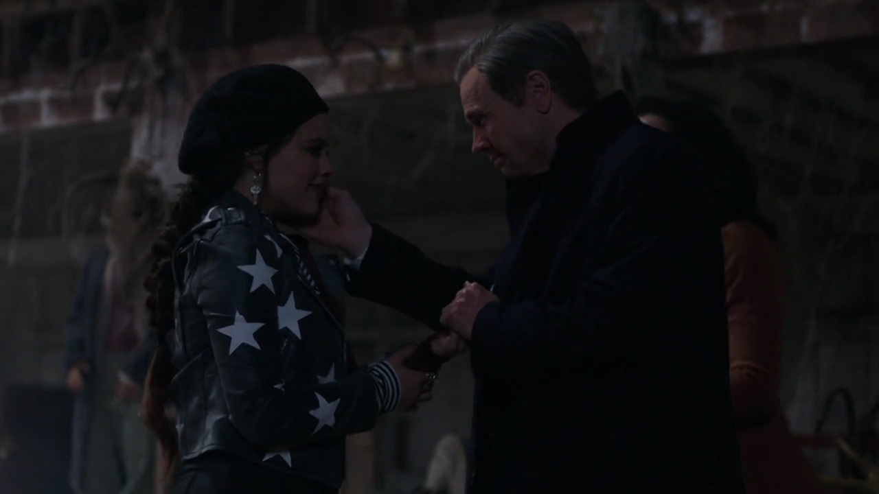 Charmed-Online-dot-nl_Charmed-1x17Surrender02053.jpg