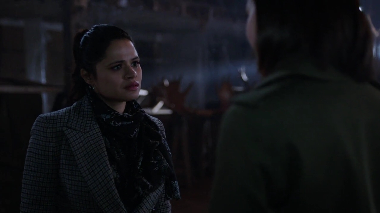 Charmed-Online-dot-nl_Charmed-1x17Surrender02070.jpg
