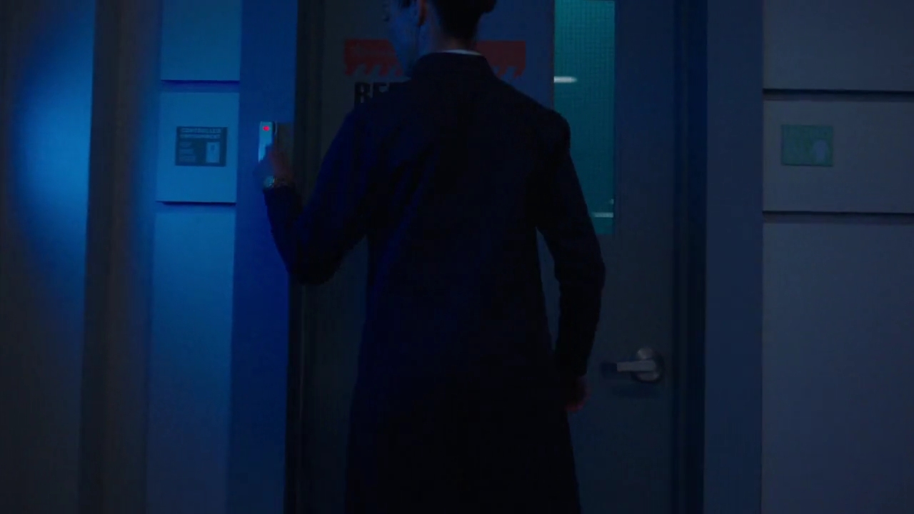 Charmed-Online-dot-nl_Charmed-1x17Surrender02148.jpg