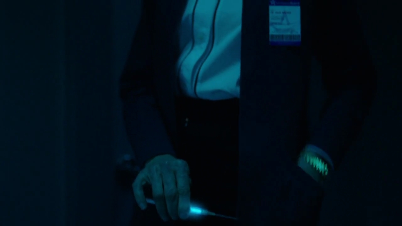Charmed-Online-dot-nl_Charmed-1x17Surrender02159.jpg