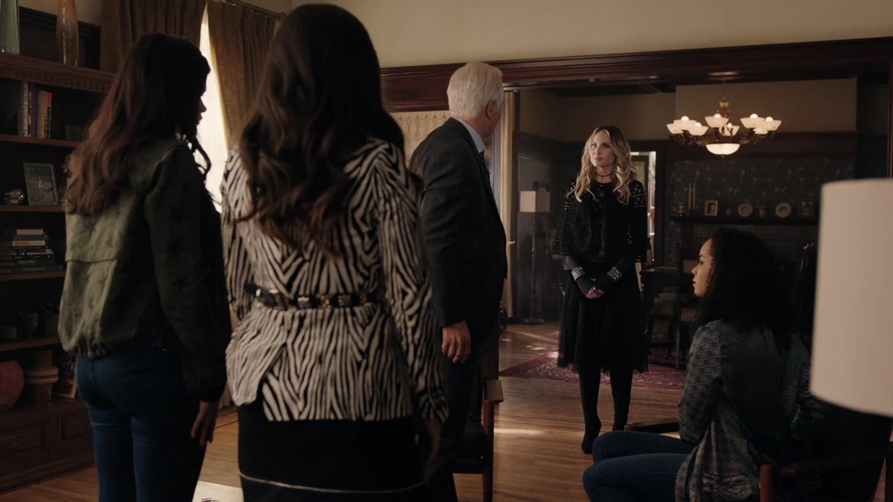 Charmed-Online-dot-nl_Charmed-1x17Surrender02294.jpg