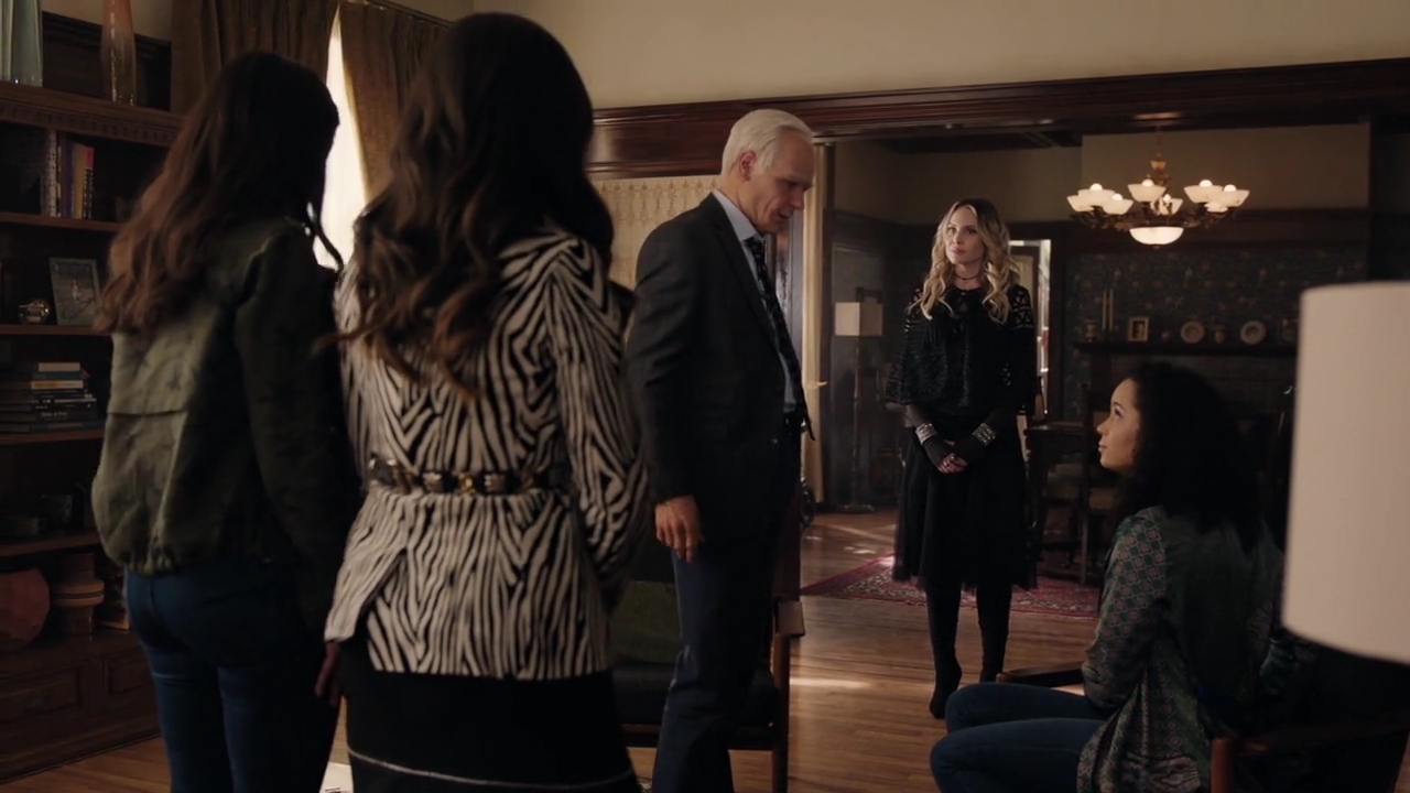 Charmed-Online-dot-nl_Charmed-1x17Surrender02296.jpg