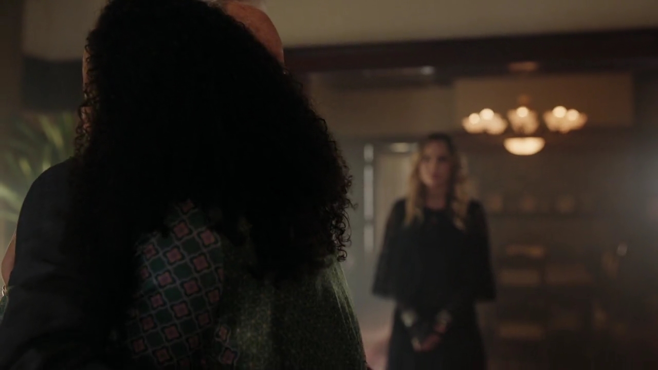 Charmed-Online-dot-nl_Charmed-1x17Surrender02299.jpg
