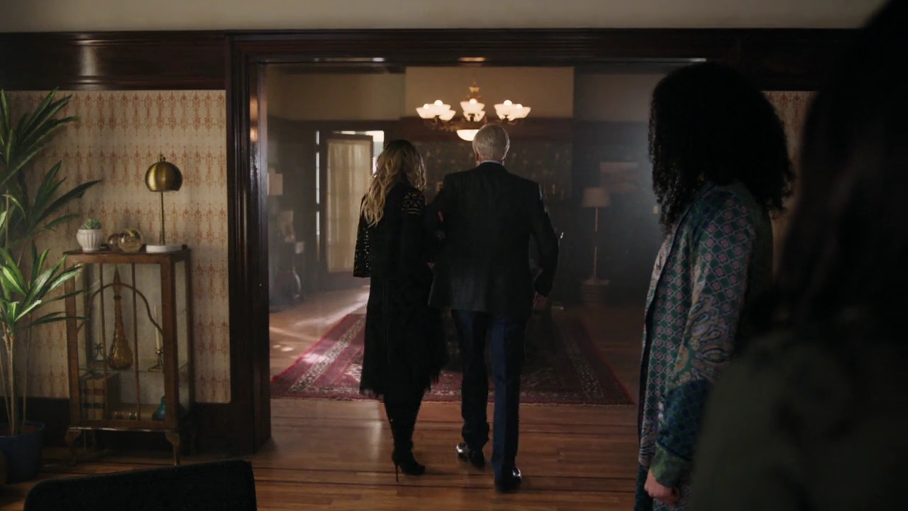 Charmed-Online-dot-nl_Charmed-1x17Surrender02325.jpg